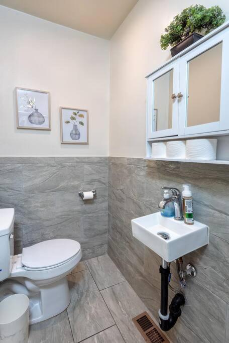 Chic And Spacious 3Br Gem In Central La Los Angeles Exterior photo