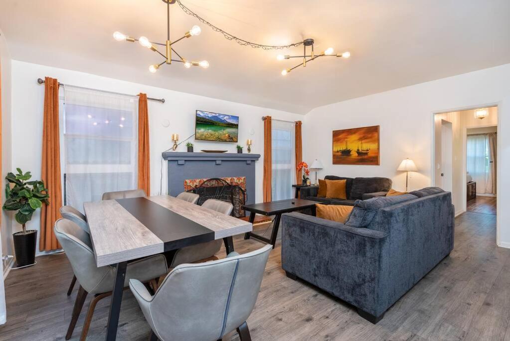 Chic And Spacious 3Br Gem In Central La Los Angeles Exterior photo