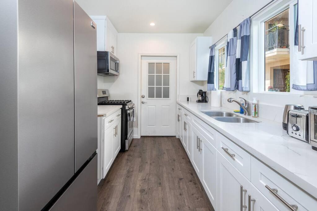 Chic And Spacious 3Br Gem In Central La Los Angeles Exterior photo